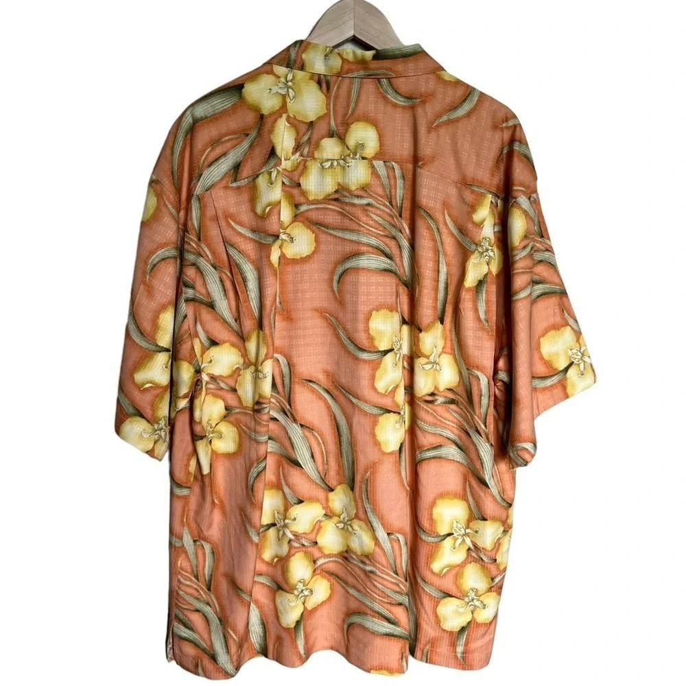 Tommy Bahama • Tropical Silk Button Down Short Sleeve - Picture 2 of 5